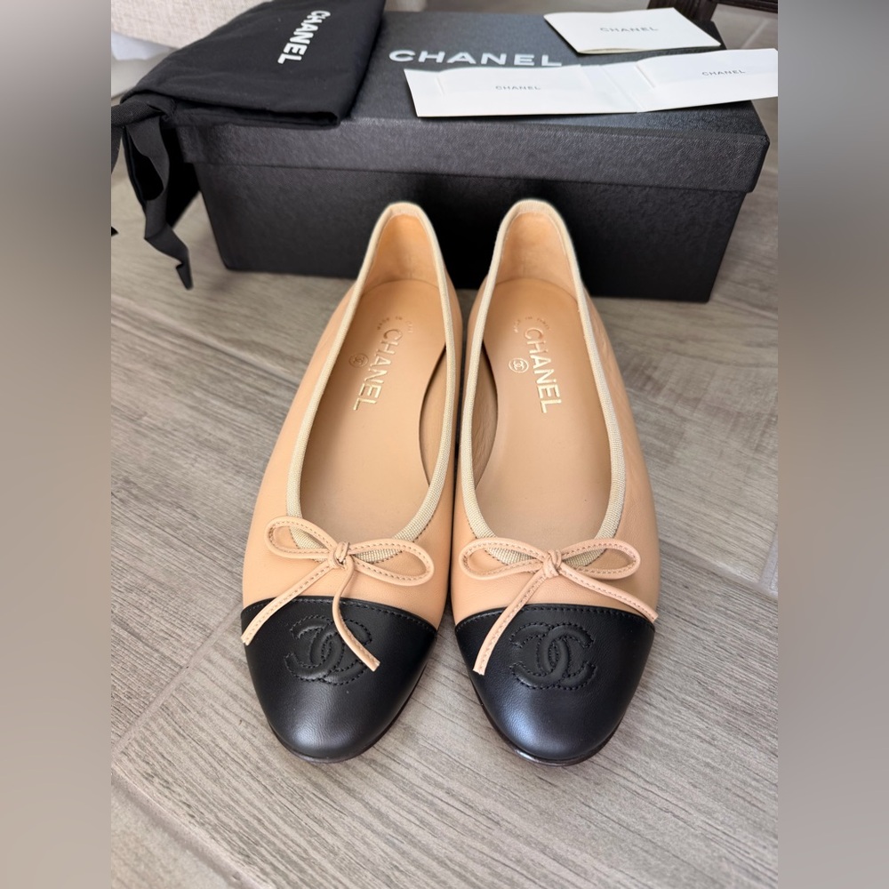CHANEL Ballet Flats Beige and Black
